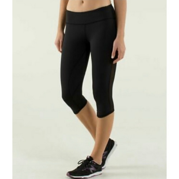 lululemon athletica Pants - Lululemon black crop leggings wonder under 2